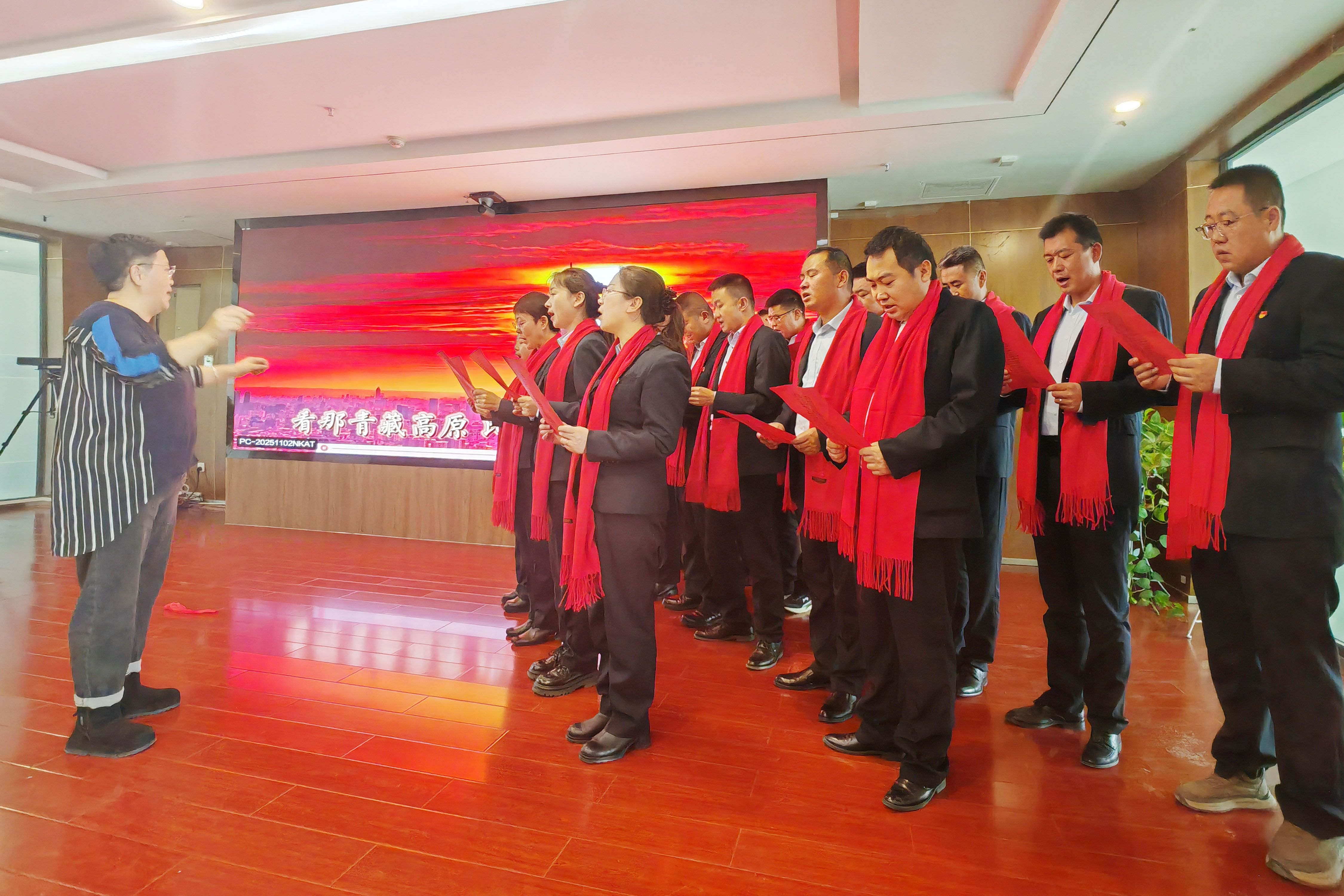 建設(shè)合唱.jpg